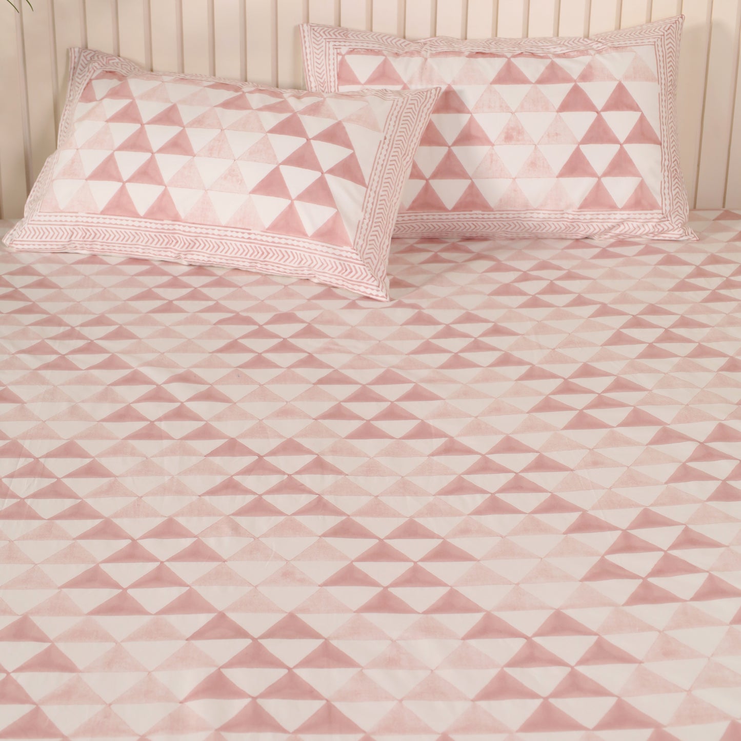 Tri-Kon Pink Cotton Bedsheet